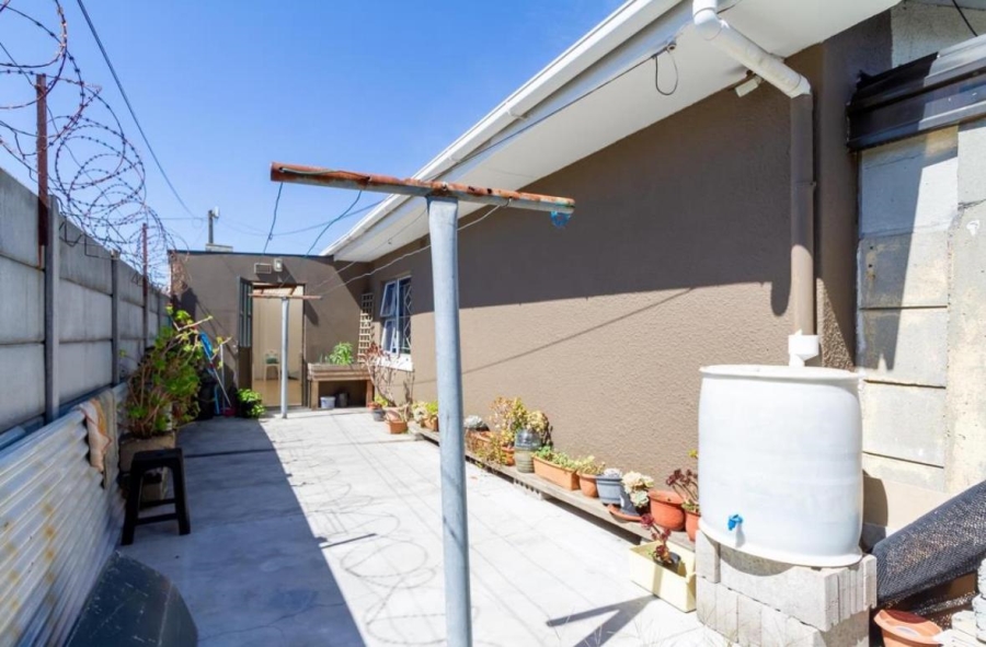 4 Bedroom Property for Sale in Belgravia Western Cape